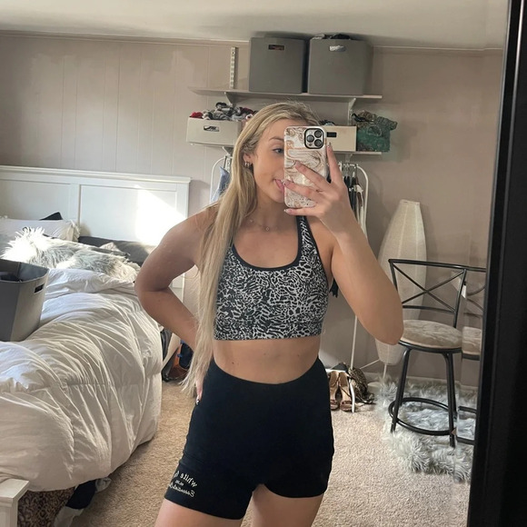 POOF PERFORMANCE NWT cheetah sports bra S - Picture 8 of 9